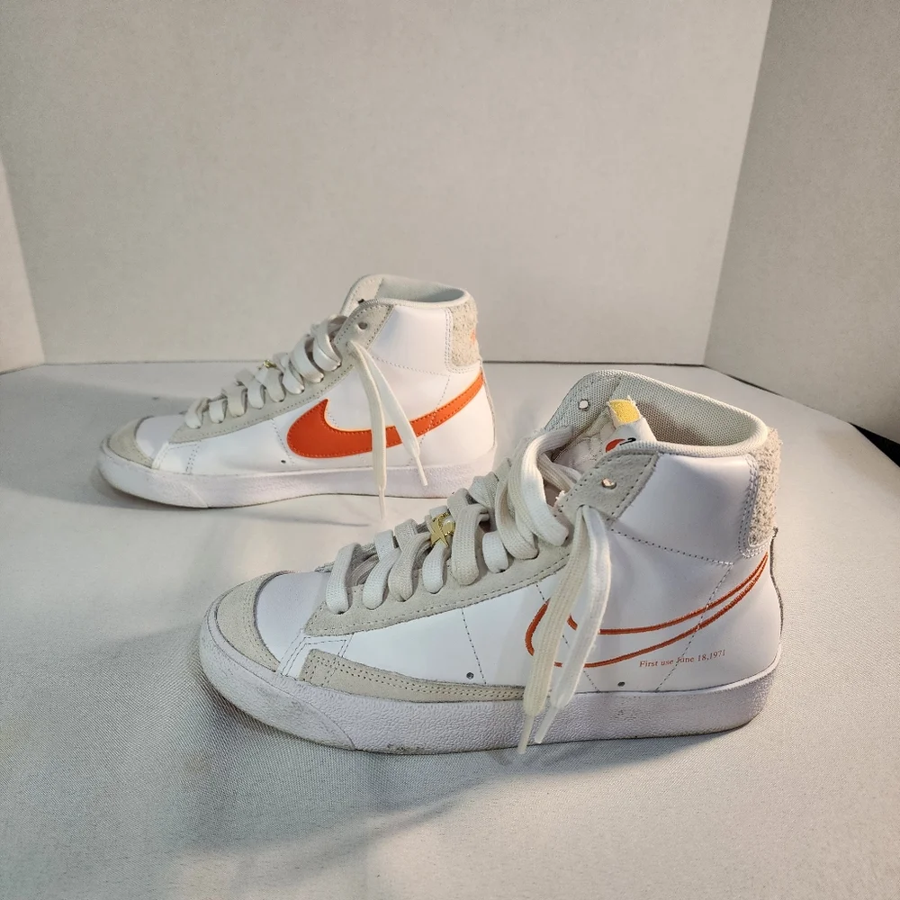 Nike Women's Blazer Mid '77 SE "First Use" Sneakers White&Orange Colorway Size 8 - Picture 2 of 10